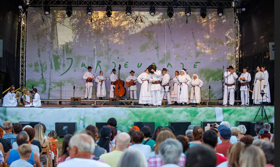 Jurjevanje v Beli krajini - Folklorni nastop