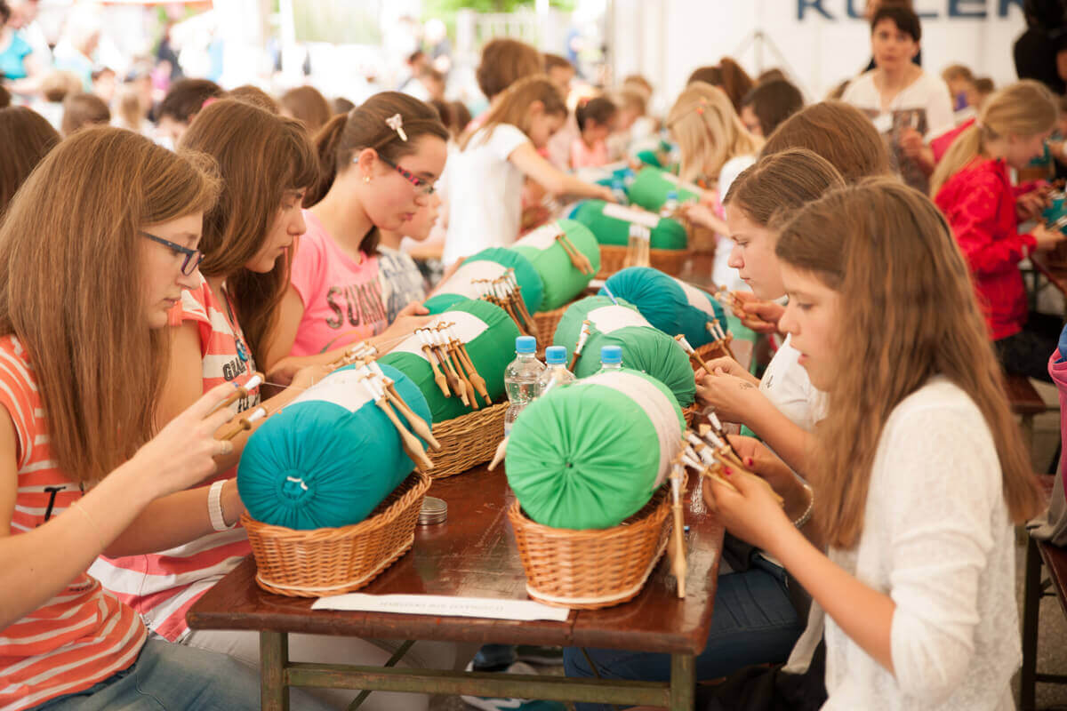 festival idrijske čipke | Zgodovinska mesta